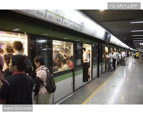 上海羽毛球队的阵地战解析与未来发展趋势探讨