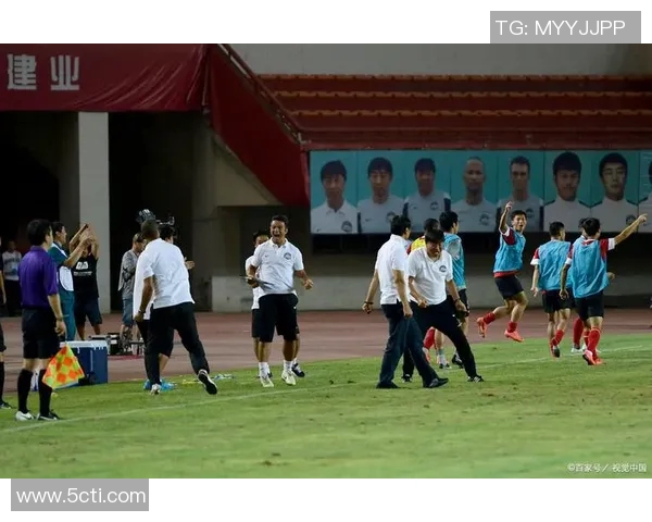 全国锦标赛回顾:上海足球队展现出色耐力与团队精神的精彩表现 全国锦标赛回顾:上海足球队展现出色耐力与团队精神的精彩表现