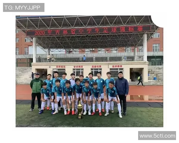 武汉篮球队心理素质强劲跻身全国第三名展现团队风采与实力 武汉篮球队心理素质强劲跻身全国第三名展现团队风采与实力